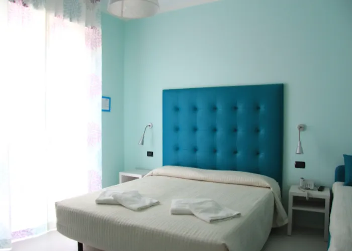 فندق Leonardo 3*